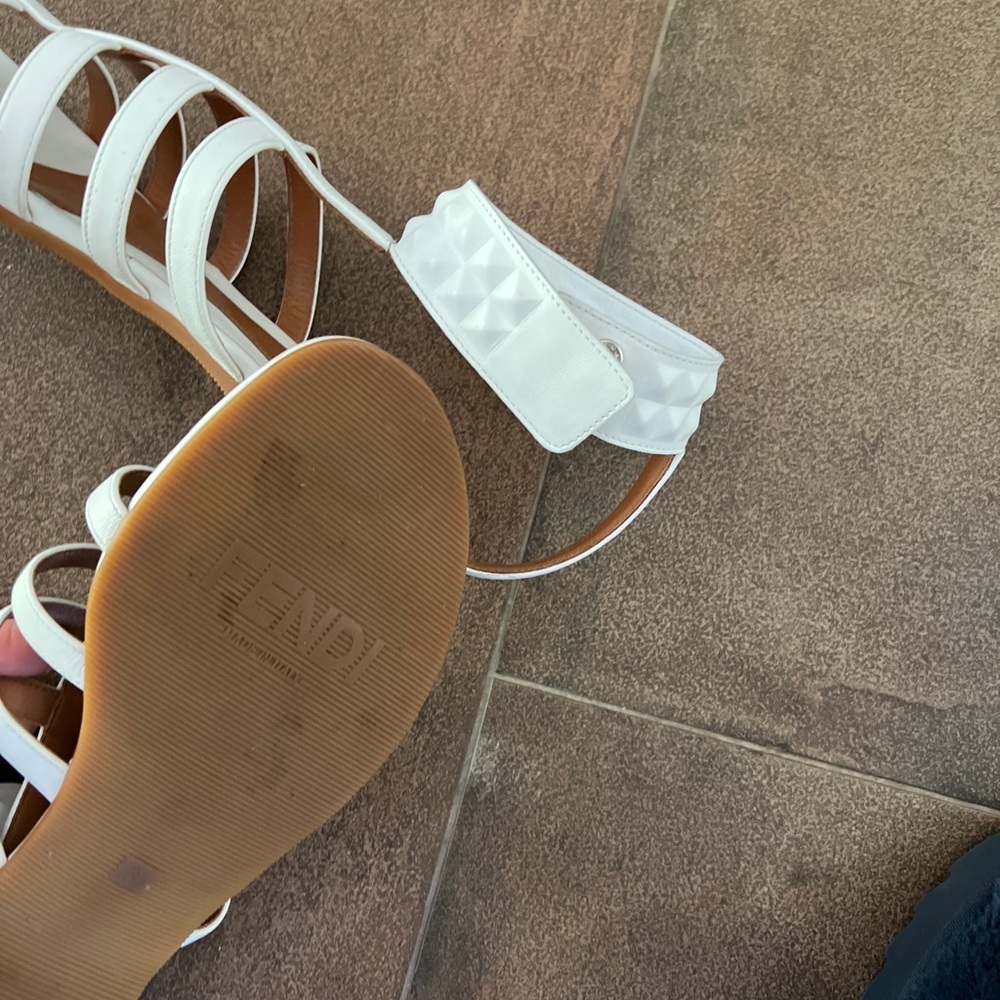 Fendi white gladiator sandals 37,5 - Picture 4 of 5